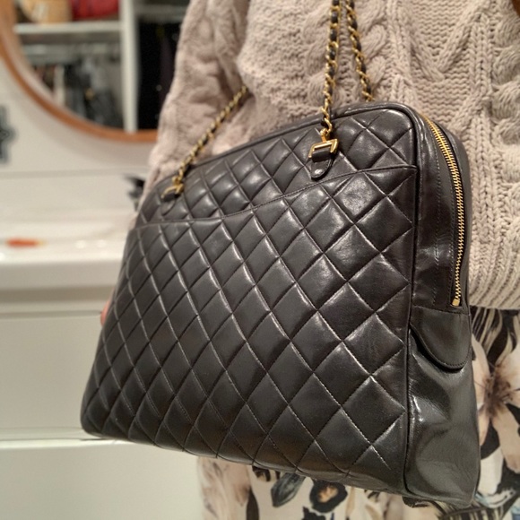 CHANEL Quilted Matelasse CC Logo Lambskin Tote - Picture 7 of 15